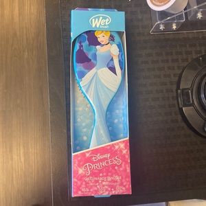 Disney princess Cinderella wet brush